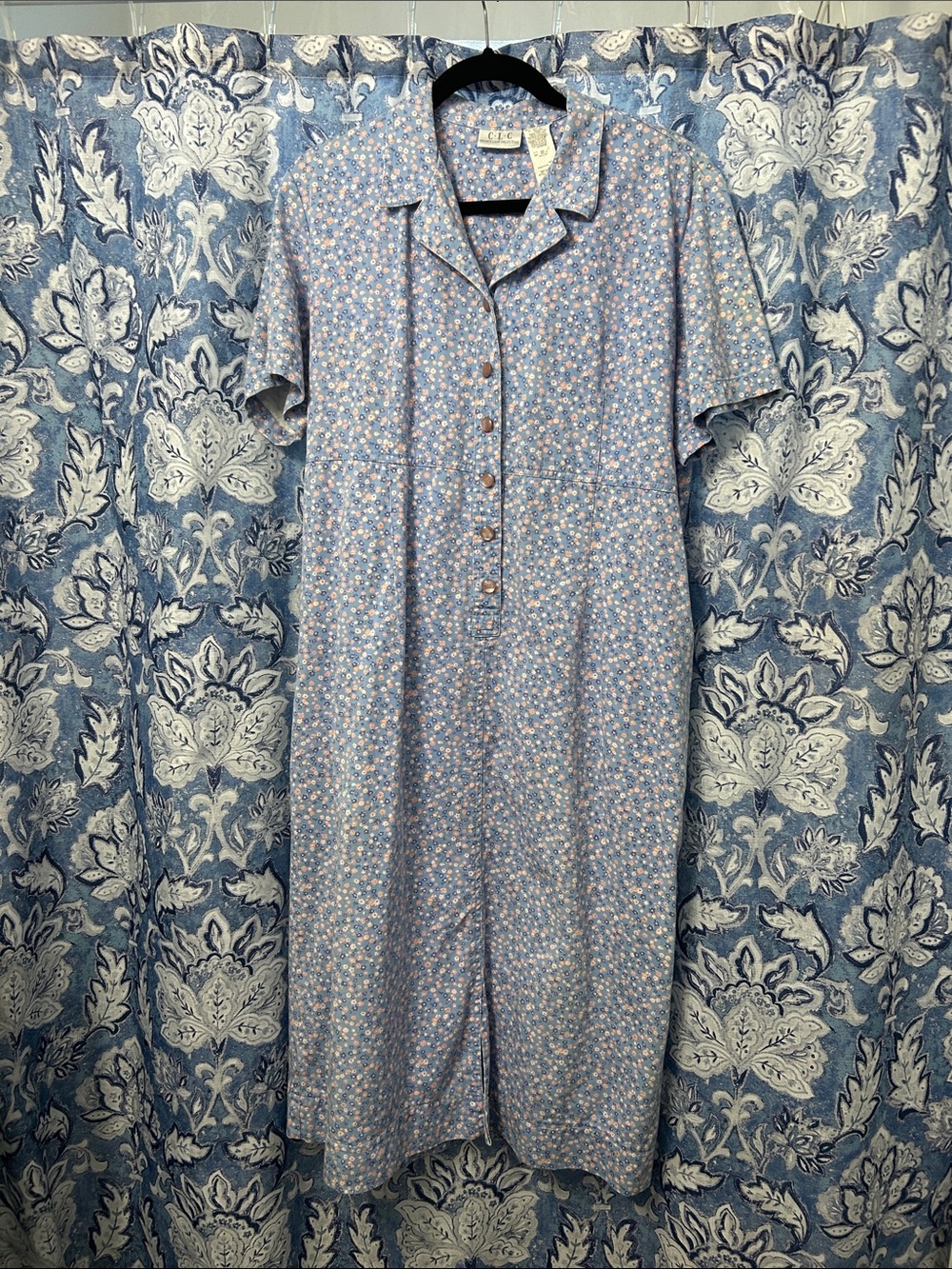 Light Blue Floral Short-Sleeve Nightgown